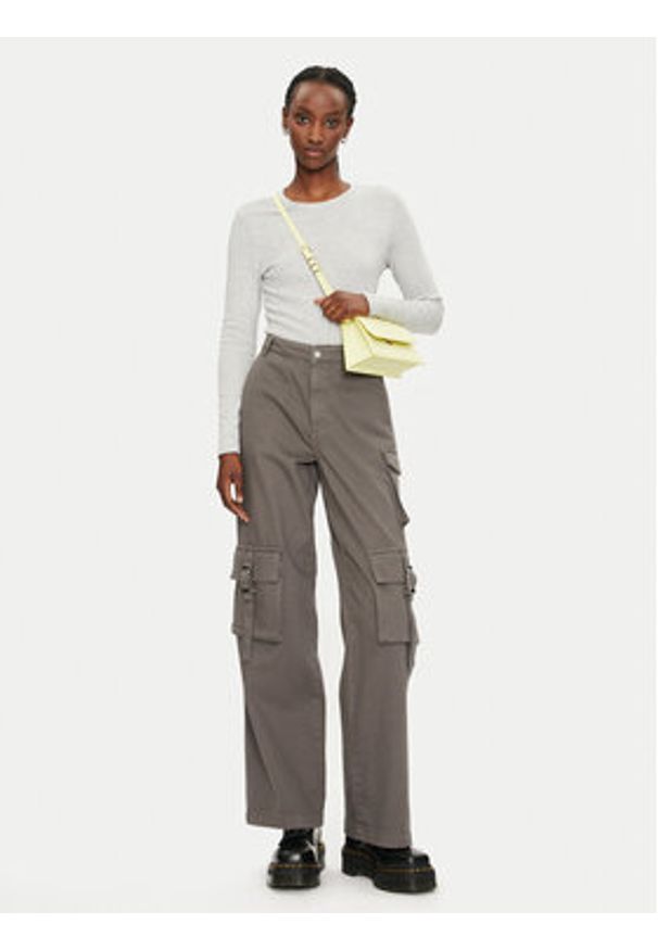 only - ONLY Bluzka Riley 15323159 Szary Slim Fit. Kolor: szary. Materiał: bawełna