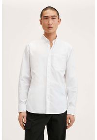 Mango Man - Koszula OXFORD. Typ kołnierza: button down. Kolor: biały. Materiał: bawełna, tkanina. Długość rękawa: długi rękaw. Długość: długie. Wzór: gładki