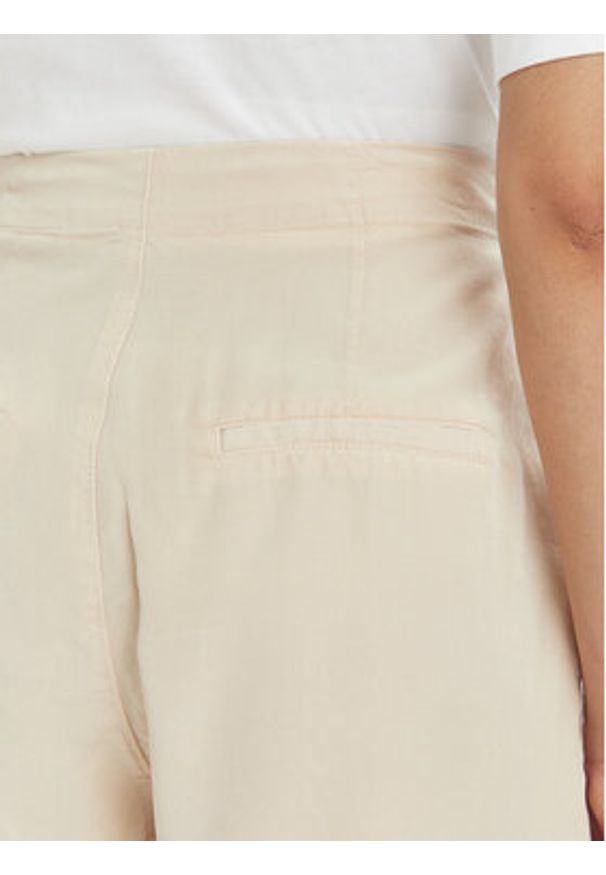 Vero Moda Szorty materiałowe Mia 10209543 Beżowy Slim Fit. Kolor: beżowy. Materiał: lyocell