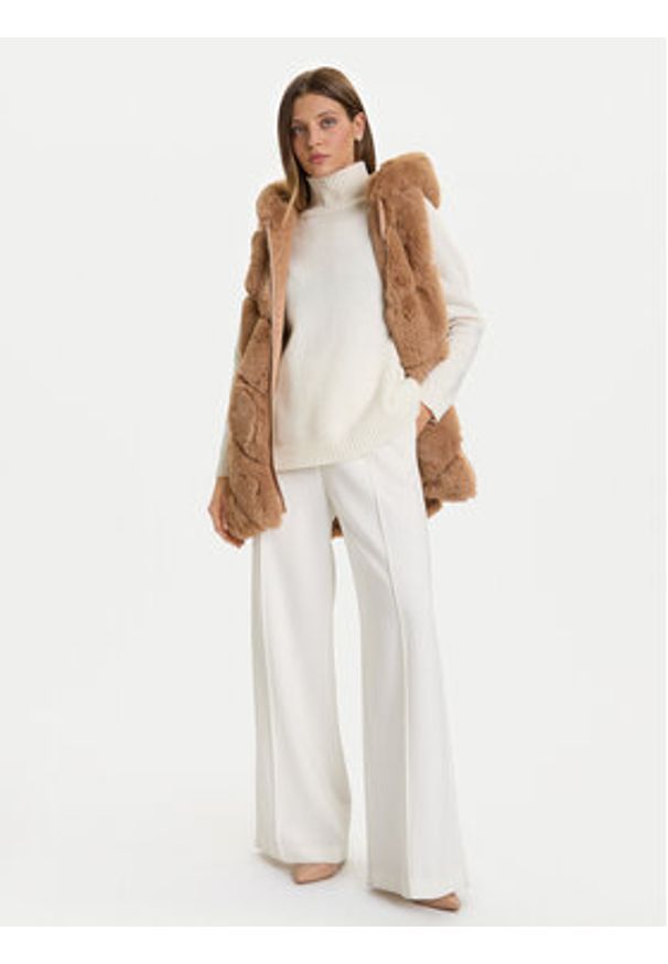 Rinascimento Bezrękawnik CFC0122220003 Beżowy Regular Fit. Kolor: beżowy. Materiał: syntetyk. Długość rękawa: bez rękawów