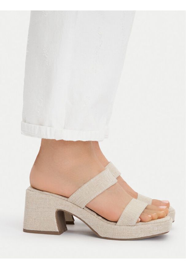 DeeZee Klapki CEO-YLD-H9004 Beżowy. Kolor: beżowy. Materiał: materiał