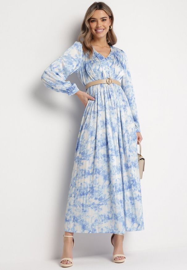 Born2be - Jasnoniebieska Rozkloszowana Sukienka Maxi z Ozdobnymi Guzikami Blotria. Okazja: na imprezę, na spacer. Kolor: niebieski. Sezon: lato. Styl: elegancki. Długość: maxi