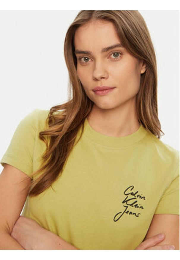Calvin Klein Jeans T-Shirt Script Institutional J20J224984 Zielony Slim Fit. Kolor: zielony. Materiał: bawełna