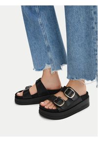 Guess Jeans Klapki CWBEO-HY62273-6 Czarny. Kolor: czarny. Materiał: skóra #3