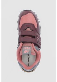 New Balance Buty skórzane dziecięce PV574PX1 kolor fioletowy. Nosek buta: okrągły. Zapięcie: rzepy. Kolor: fioletowy. Materiał: skóra. Model: New Balance 574 #5