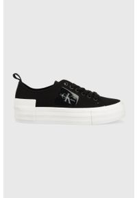 Calvin Klein Jeans tenisówki BOLD VULC FLATF LACE damskie kolor czarny YW0YW01039. Nosek buta: okrągły. Zapięcie: sznurówki. Kolor: czarny. Obcas: na platformie. Styl: klasyczny
