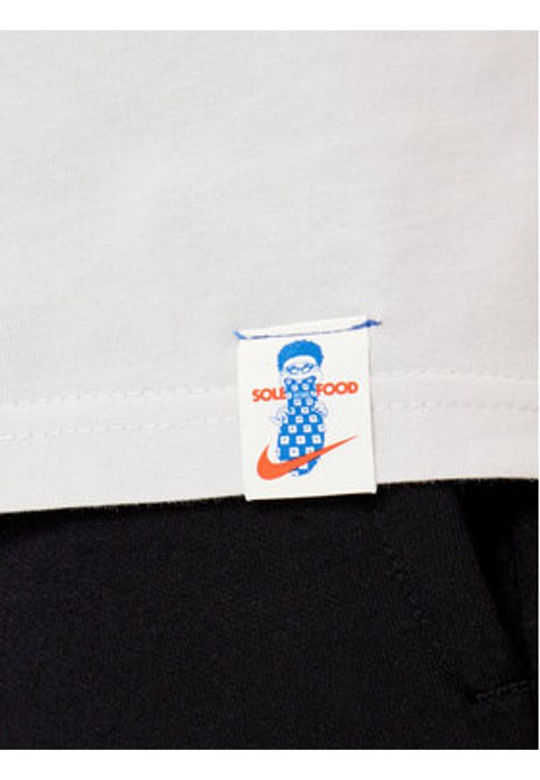 Nike T-Shirt HJ0768 Szary Regular Fit. Kolor: szary. Materiał: bawełna