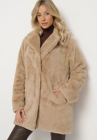 Born2be - Beżowy Płaszcz Edrimaria. Kolor: beżowy. Materiał: futro, skóra, jeans, dresówka. Sezon: zima #1