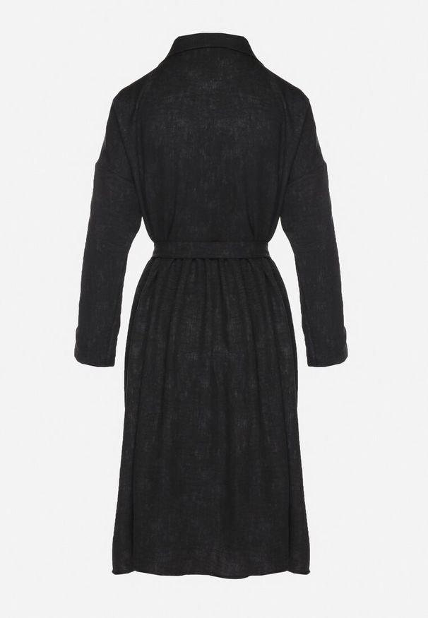 Born2be - Czarna Sukienka o Koszulowym Kroju z Paskiem z Klamrą Evelmio. Okazja: na co dzień. Typ kołnierza: kołnierzyk klasyczny. Kolor: czarny. Materiał: jeans. Długość rękawa: długi rękaw. Typ sukienki: koszulowe. Styl: casual, elegancki, klasyczny