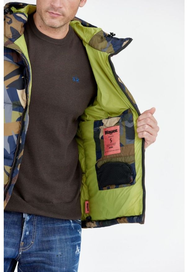 Blauer USA - BLAUER Puchowa kurtka męska Perry w moro, Rozmiar M. Kolor: wielokolorowy. Materiał: puch. Wzór: moro