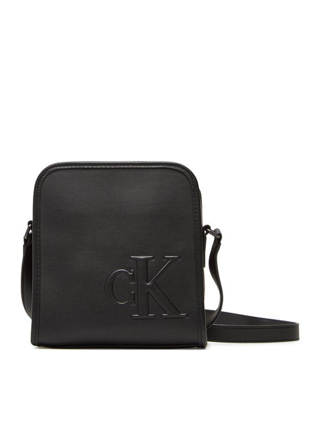 Calvin Klein Saszetka Sculpted Impression Reporter 18 LV04G3157G Czarny. Kolor: czarny. Materiał: skóra