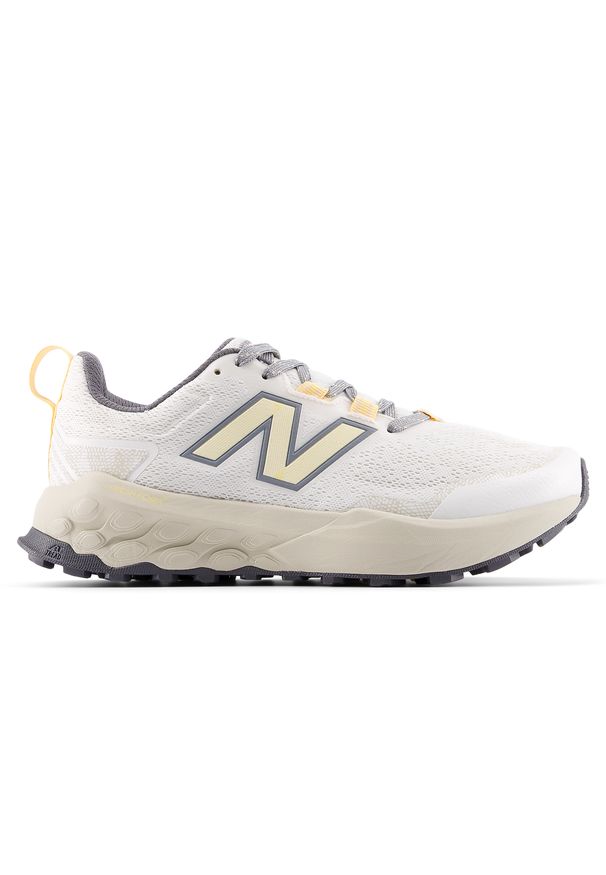 Buty damskie New Balance Fresh Foam Garoé v2 WGARO5CP – beżowe. Okazja: na co dzień. Kolor: beżowy. Materiał: materiał, syntetyk, guma. Szerokość cholewki: normalna. Sport: fitness