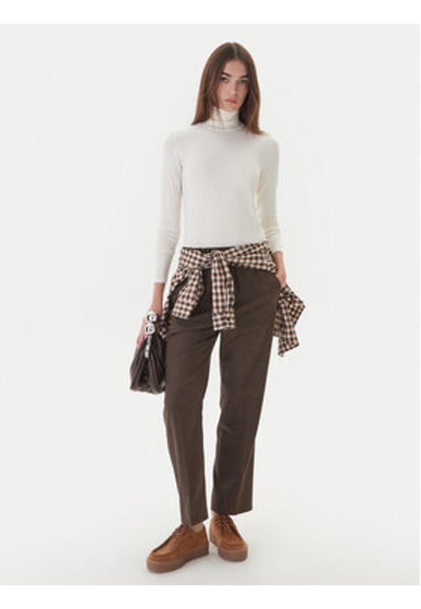 Weekend Max Mara Golf Multif 2525946022 Écru Slim Fit. Typ kołnierza: golf. Materiał: wiskoza