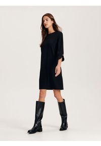 Reserved - Sukienka mini - czarny. Kolor: czarny. Materiał: tkanina. Wzór: gładki. Typ sukienki: proste. Długość: mini #1