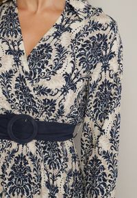 Born2be - Granatowo-Beżowa Wiskozowa Kopertowa Sukienka w Stylu Boho z Materiałowym Paskiem z Klamrą Rinovia. Okazja: na co dzień. Kolor: niebieski. Materiał: wiskoza, materiał. Wzór: aplikacja. Typ sukienki: kopertowe. Styl: boho #2