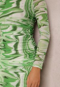 Renee - Zielona Sukienka Naesusa. Kolor: zielony. Długość rękawa: długi rękaw. Wzór: nadruk, kolorowy. Długość: mini