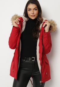Born2be - Bordowa Zimowa Kurtka Parka z Odpinanym Futerkowym Zdobieniem i Kapturem Sialinnea. Okazja: na co dzień. Kolor: czerwony. Wzór: aplikacja. Sezon: zima. Styl: elegancki, casual, klasyczny #5
