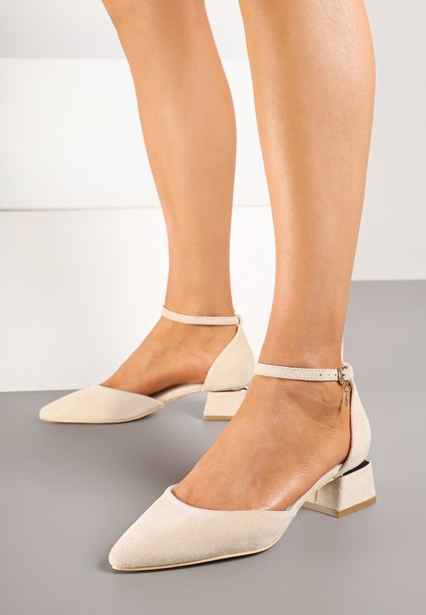 Renee - Beżowe Czółenka Vices na Słupku z Wkładką ze Skóry Naturalnej i Paskiem Wokół Kostki Zolori. Okazja: na co dzień. Zapięcie: pasek. Kolor: beżowy. Materiał: skóra. Obcas: na słupku. Styl: casual, elegancki