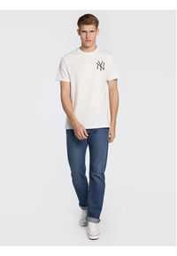 New Era T-Shirt New York Yankees Logo Infill 60284710 Biały Regular Fit. Kolor: biały. Materiał: bawełna
