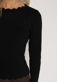 Born2be - Czarny Sweter z Wiskozą Ozdobiony Falbankami Mevita. Typ kołnierza: kołnierz z falbankami. Kolor: czarny. Materiał: wiskoza. Wzór: aplikacja. Styl: elegancki, klasyczny #2