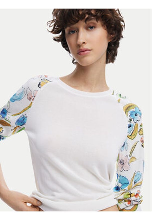 Desigual Sweter 25SWJF31 Biały Regular Fit. Kolor: biały. Materiał: syntetyk