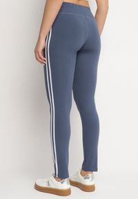 Born2be - Niebieskie Legginsy z Ozdobnymi Lampasami Janiaima. Okazja: na co dzień. Kolor: niebieski. Styl: casual