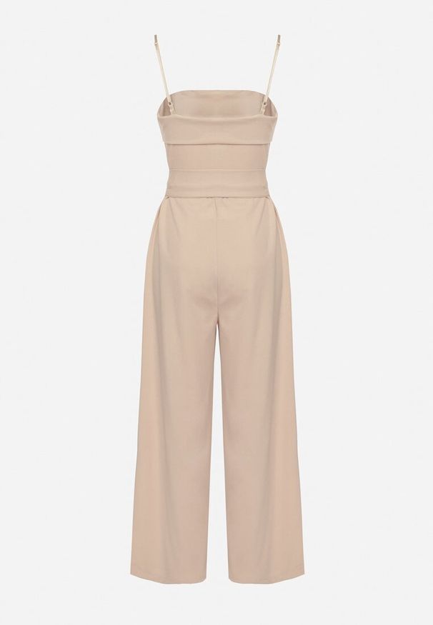 Born2be - Beżowy Kombinezon Ozdobiony Paskiem z Szerokimi Nogawkami Deolise. Kolor: beżowy. Długość rękawa: na ramiączkach. Wzór: aplikacja. Styl: elegancki