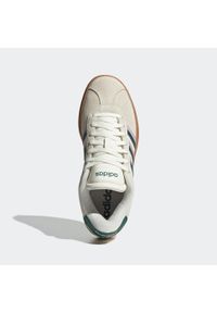 Adidas - Buty do chodzenia damskie ADIDAS VL Court. Kolor: beżowy. Materiał: kauczuk, syntetyk, zamsz, skóra. Szerokość cholewki: normalna. Sport: turystyka piesza