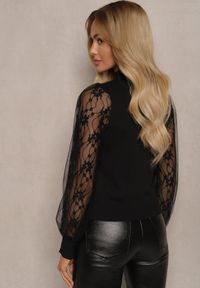 Renee - Czarny Golf ze Wstawkami z Siateczki na Rękawach Yelira. Okazja: na co dzień. Typ kołnierza: golf. Kolor: czarny. Materiał: jeans. Wzór: aplikacja. Styl: casual #5