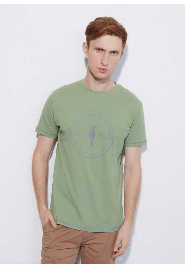 Ochnik - Zielony T-shirt męski z logo. Kolor: zielony. Materiał: bawełna. Wzór: nadruk
