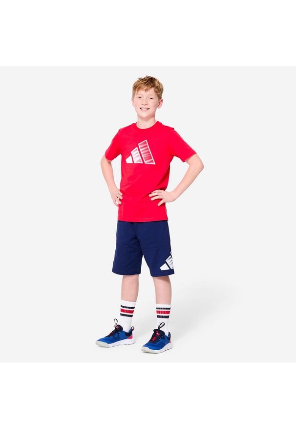 Adidas - Koszulka dziecięca ADIDAS. Kolor: czerwony. Materiał: włókno, bawełna