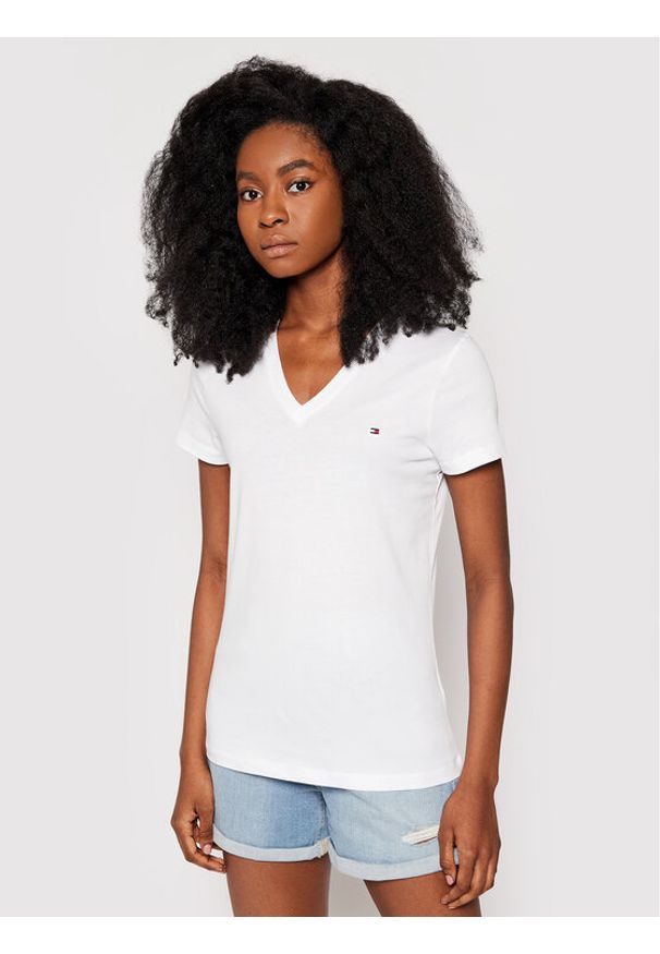TOMMY HILFIGER - Tommy Hilfiger T-Shirt Heritage V-Neck Tee WW0WW24969 Biały Regular Fit. Kolor: biały. Materiał: bawełna