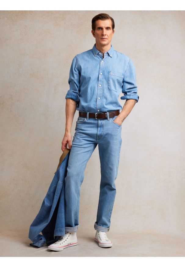 Big-Star - Jeansy męskie z prostą nogawką jasnoniebieskie Toros 171. Okazja: na co dzień. Stan: podwyższony. Kolor: niebieski. Styl: casual, elegancki, vintage, klasyczny