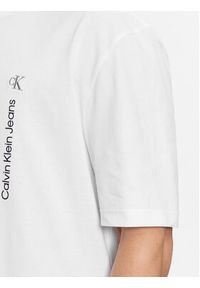 Calvin Klein Jeans T-Shirt J30J323995 Biały Relaxed Fit. Kolor: biały. Materiał: bawełna #3