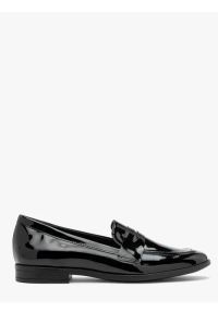 Ryłko - Czarne lakierowane mokasyny na płaskiej podeszwie. Nosek buta: okrągły. Kolor: czarny. Materiał: lakier, skóra, syntetyk. Obcas: na płaskiej podeszwie. Styl: street #1
