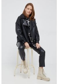 GAP koszula bawełniana damska kolor czarny relaxed z kołnierzykiem klasycznym. Typ kołnierza: kołnierzyk klasyczny. Kolor: czarny. Materiał: bawełna. Styl: klasyczny #3