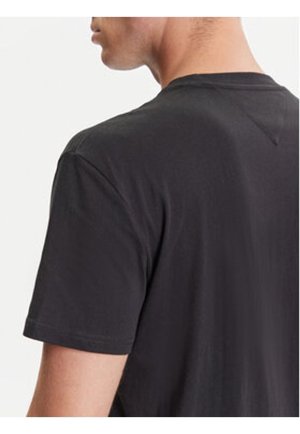 Tommy Jeans T-Shirt Dna Flag DM0DM21941 Czarny Regular Fit. Kolor: czarny. Materiał: bawełna