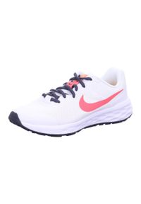 Buty do biegania dla dzieci Nike 001 Revolution 6. Zapięcie: sznurówki. Kolor: pomarańczowy, biały, wielokolorowy, brązowy. Materiał: tkanina. Szerokość cholewki: normalna. Model: Nike Revolution