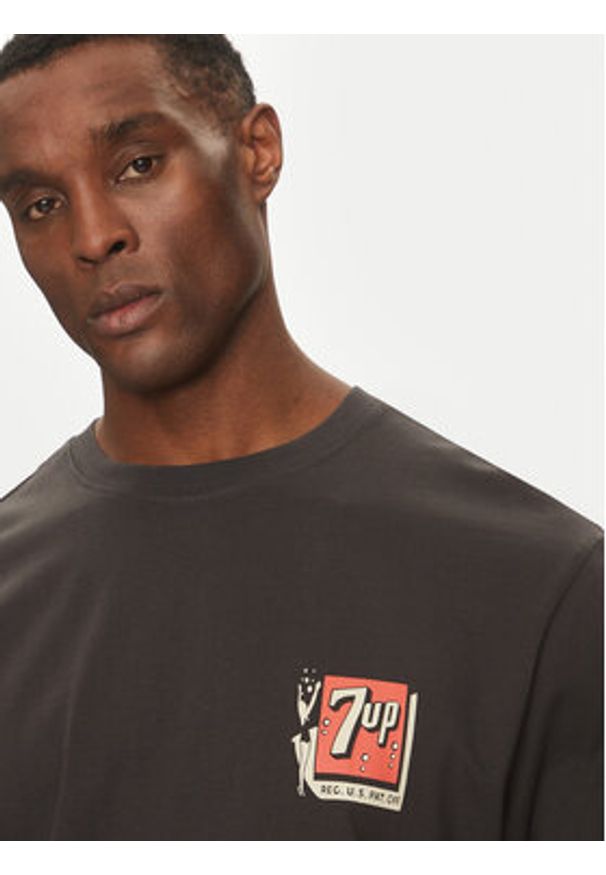 Only & Sons T-Shirt 7Up 22033847 Czarny Relaxed Fit. Kolor: czarny. Materiał: bawełna