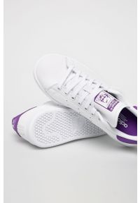 adidas Originals - Buty Stan Smith. Nosek buta: okrągły. Zapięcie: sznurówki. Kolor: biały. Materiał: syntetyk, materiał, skóra, guma. Szerokość cholewki: normalna. Model: Adidas Stan Smith #4
