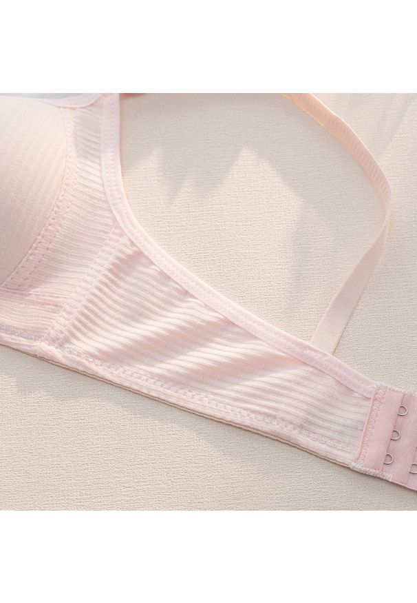 Intica - Biustonosz bezszwowy bez fiszbin codzienny elegancki Sibylle. Kolor: biały. Materiał: skóra, materiał