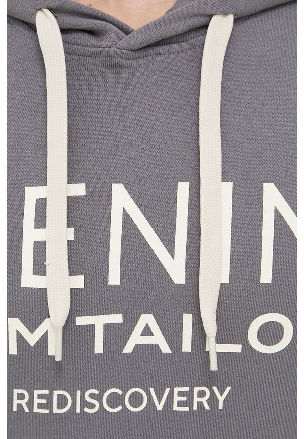 Tom Tailor Bluza bawełniana męska kolor szary z kapturem z nadrukiem. Okazja: na co dzień. Typ kołnierza: kaptur. Kolor: szary. Materiał: bawełna. Wzór: nadruk. Styl: casual
