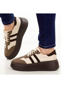 DEONI - Beżowe skórzane sneakersy damskie Deoni D632. Okazja: na co dzień. Nosek buta: okrągły. Zapięcie: sznurówki. Kolor: beżowy. Szerokość cholewki: normalna. Materiał: skóra. Sezon: wiosna, jesień. Obcas: na platformie. Styl: elegancki, casual, sportowy, klasyczny #1