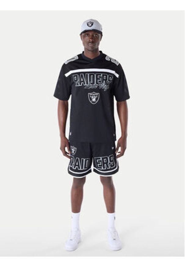 New Era Szorty sportowe NFL Las Vegas Raiders Graphic 60596395 Czarny Regular Fit. Kolor: czarny. Materiał: syntetyk. Styl: sportowy