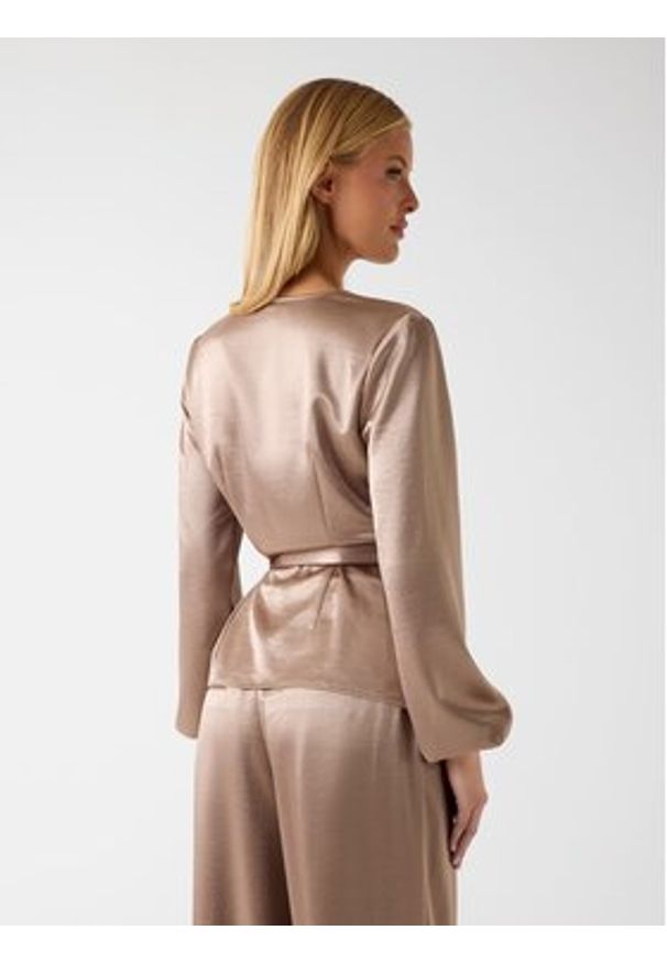 Guess Bluzka W6RH47 W2612 Beżowy Regular Fit. Kolor: beżowy. Materiał: syntetyk