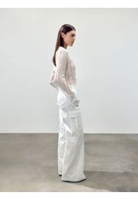 Reserved - Spodnie z efektem gniecenia - złamana biel. Materiał: tkanina, bawełna