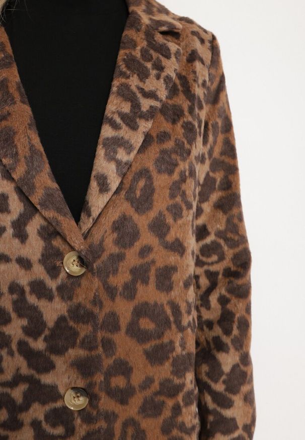 Born2be - Brązowy Płaszcz Jednorzędowy Ozdobiony Wzorem w Panterkę Enalen. Okazja: na co dzień, na spacer, na spotkanie biznesowe. Kolor: brązowy. Materiał: jeans. Długość rękawa: długi rękaw. Długość: długie. Wzór: aplikacja, motyw zwierzęcy. Styl: biznesowy, casual, elegancki, klasyczny