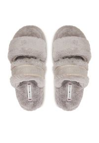 TOMMY HILFIGER - Tommy Hilfiger Kapcie Fur Basics Slipper FW0FW08343 Szary. Kolor: szary. Materiał: materiał