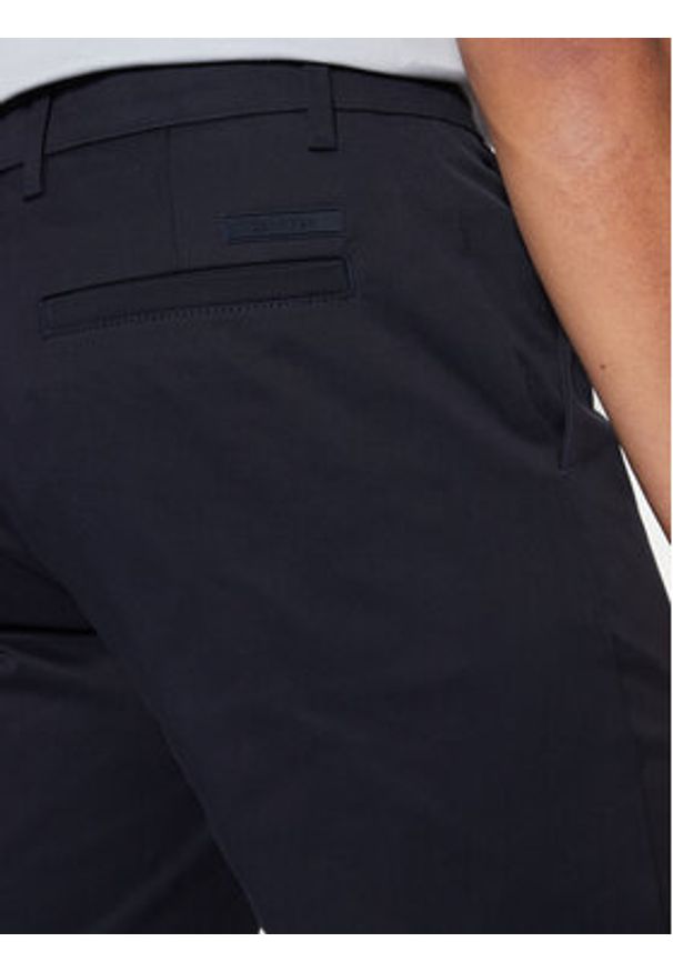 Calvin Klein Szorty materiałowe K10K114071 Granatowy Slim Fit. Kolor: niebieski. Materiał: bawełna