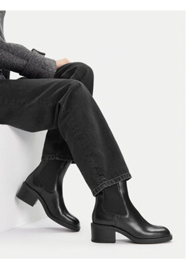 Gino Rossi Botki CEO- CLOE-KAS4768 Czarny. Kolor: czarny. Materiał: skóra